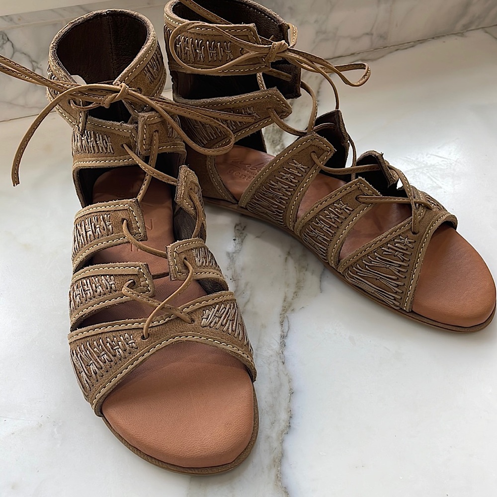 Gentle Souls by Kenneth Cole in collab with Urban Zen Donna Karen/Gladiators